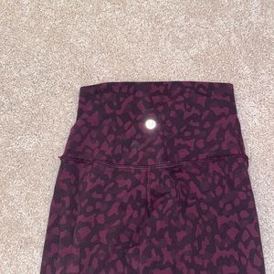 Magenta leopard Lululemon leggings 25” align